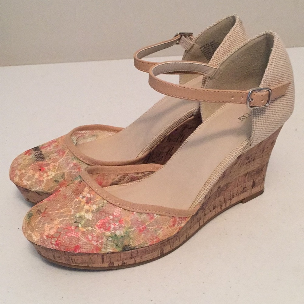 Apt 9 lace wedge shoes